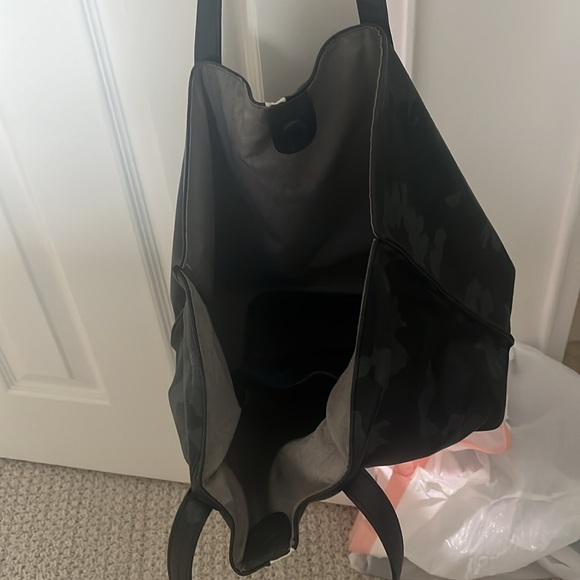 Blue camo with navy and white stripe! Leather! Perfect condition! - Picture 2 of 2